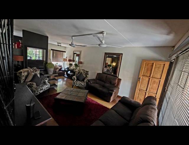 2 BEDROOM TOWNHOUSE FOR SALE IN ANNLIN